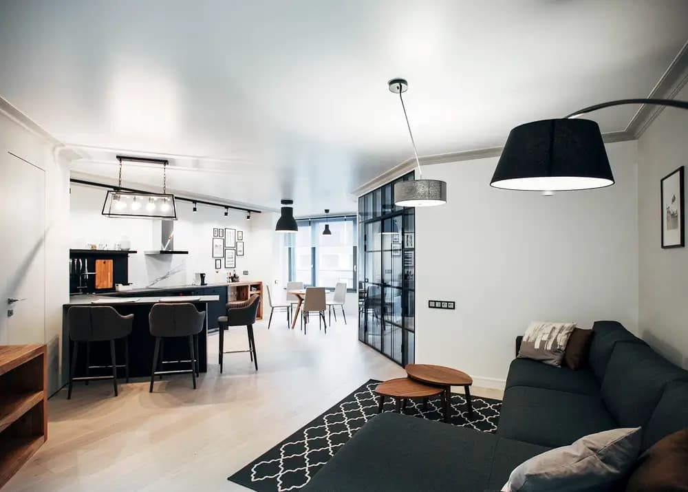 חלל מגורים ומטבח