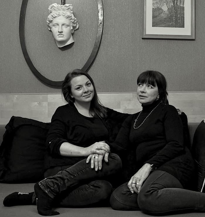 עם אמה, אדריכלית במקצועה